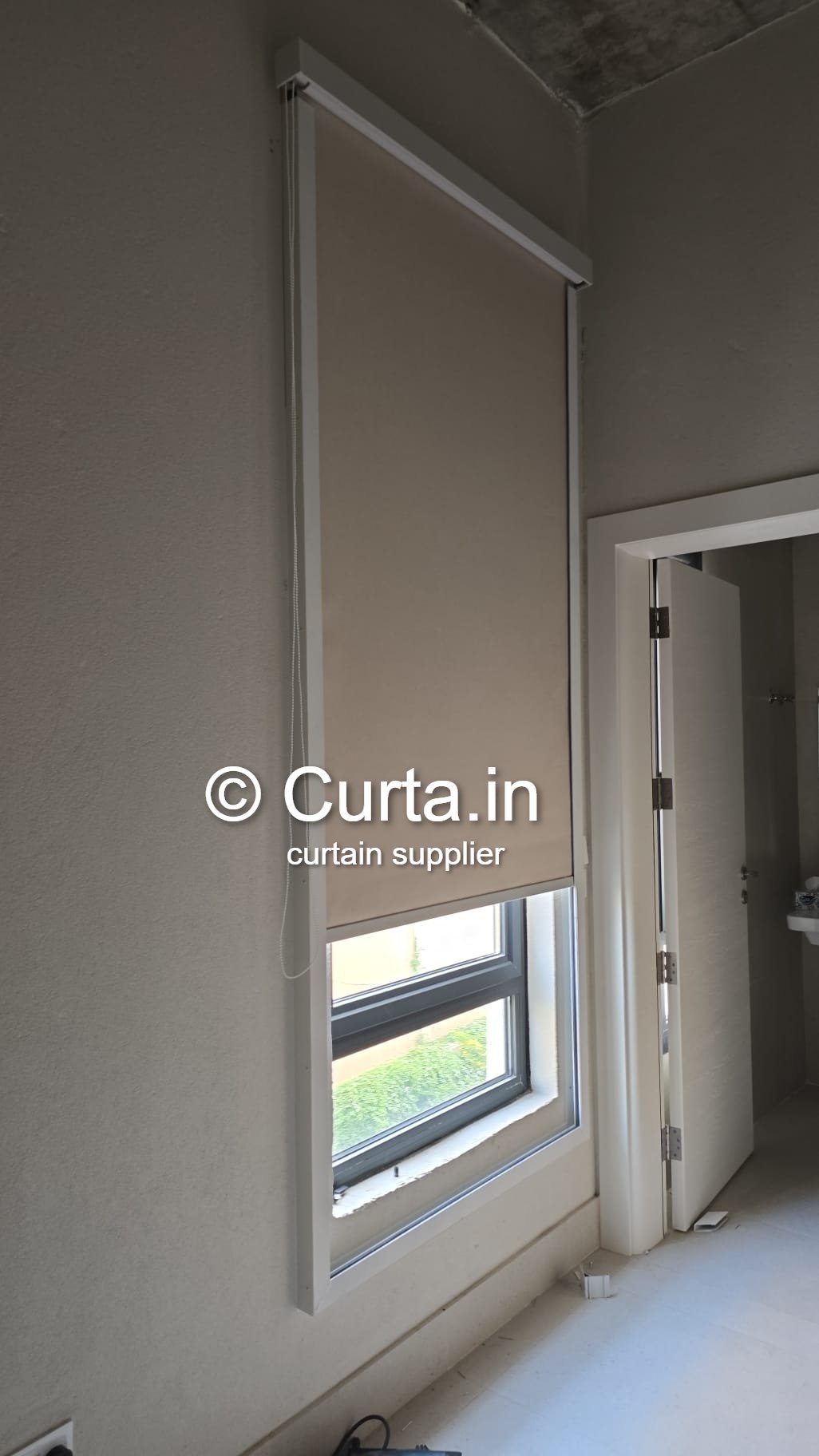 CURTAIN WITH ROLLER BLINDS دبي